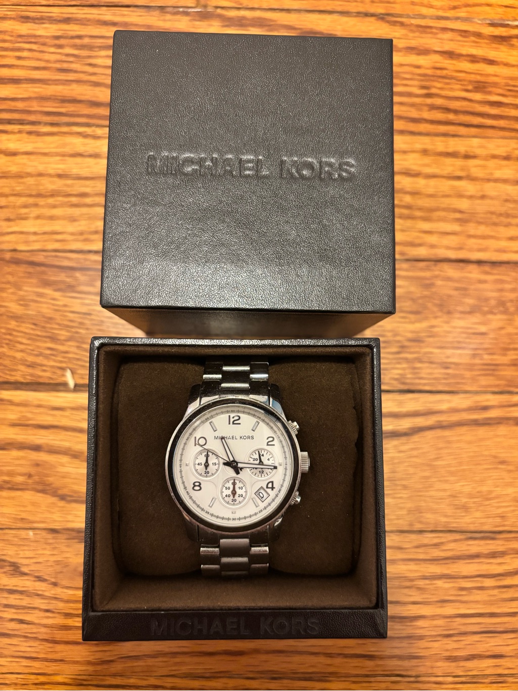 Michael Kors Chronograph Watch With White Dial Michael Kors Chronograph Watch With White Dial